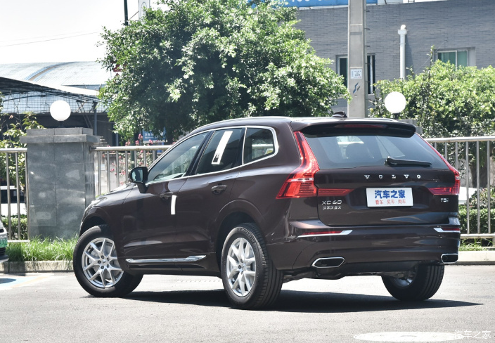 降价近7万左右，这个价位买沃尔沃XC60真的巴适！（沃尔沃xc60降价23万）