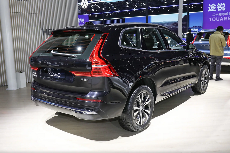 现金优惠7.8万，裸车降至30万以内，沃尔沃XC60能买了吗？（2022款沃尔沃xc60优惠多少）