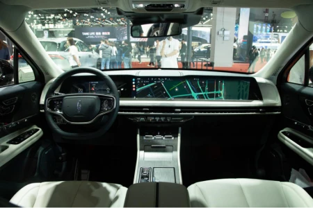 谁才是真美式豪华？全新冒险家对比凯迪拉克XT4告诉你答案！（冒险家实力）