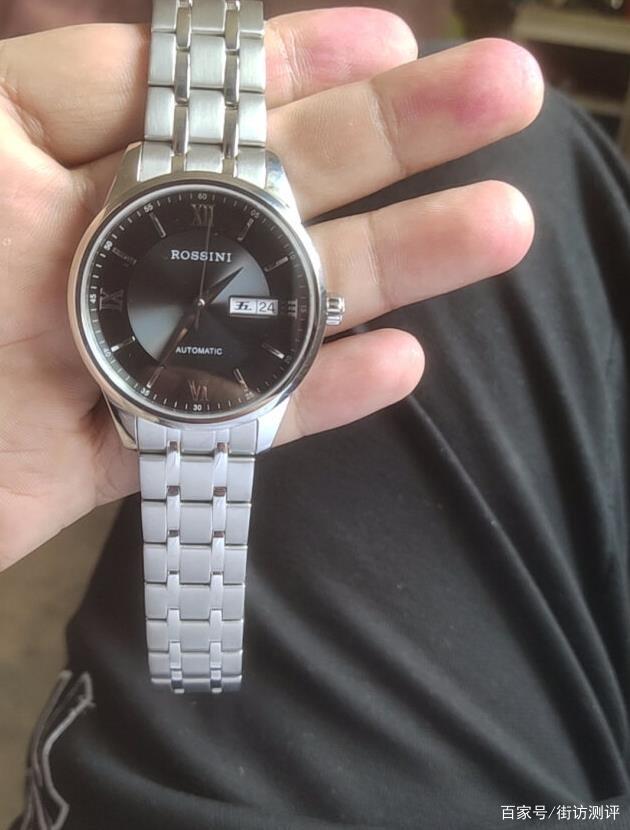 罗西尼手表属于什么档次？口碑怎么样？揭秘选购攻略【京东自营】罗西尼手表 CHIC系列时尚石英女士手表防水粉盘玫瑰金京东月销量1000好评率98%无理由退换京东配送旗舰店【京东自营】罗西尼手表 CHIC系列时尚石英女士手表防水粉盘玫瑰金¥499【京东自营】罗西尼手表 启迪系列经典百搭自动机械男手表双日历防水黑盘京东月销量500好评率97%无理由退换京东配送旗舰店【京东自营】罗西尼手表 启迪系列经典百搭自动机械男手表双日历防水黑盘¥890（罗西尼手表牌子好不好）