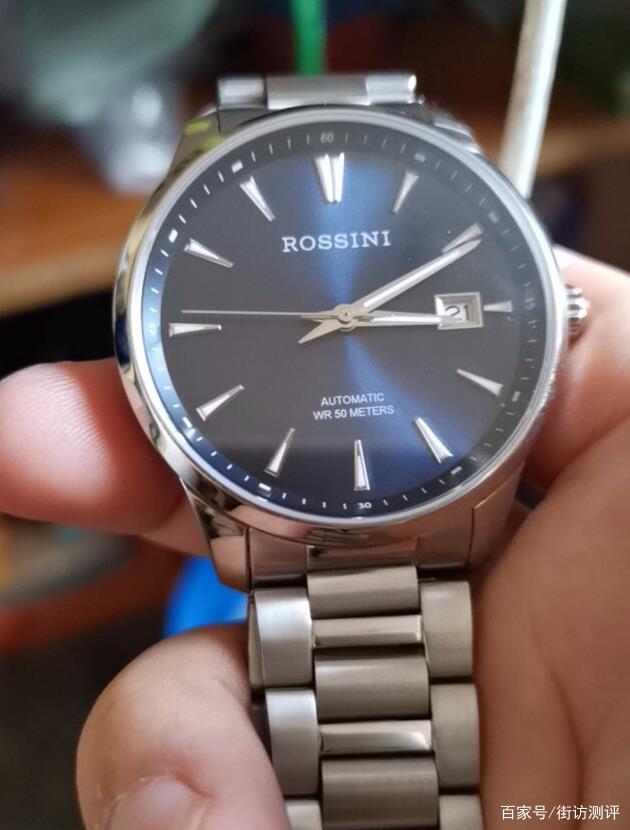 罗西尼手表属于什么档次？口碑怎么样？揭秘选购攻略【京东自营】罗西尼手表 CHIC系列时尚石英女士手表防水粉盘玫瑰金京东月销量1000好评率98%无理由退换京东配送旗舰店【京东自营】罗西尼手表 CHIC系列时尚石英女士手表防水粉盘玫瑰金¥499【京东自营】罗西尼手表 启迪系列经典百搭自动机械男手表双日历防水黑盘京东月销量500好评率97%无理由退换京东配送旗舰店【京东自营】罗西尼手表 启迪系列经典百搭自动机械男手表双日历防水黑盘¥890（罗西尼手表牌子好不好）