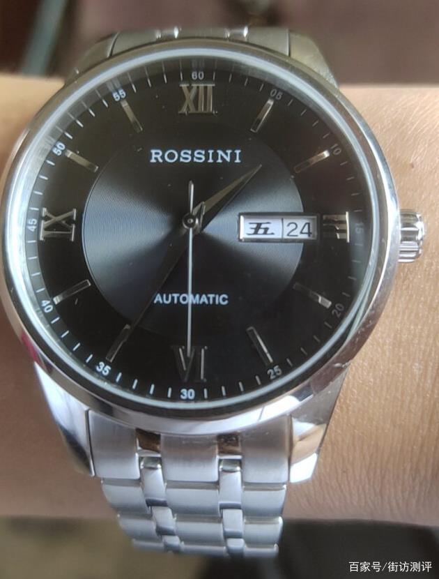 罗西尼手表属于什么档次？口碑怎么样？揭秘选购攻略【京东自营】罗西尼手表 CHIC系列时尚石英女士手表防水粉盘玫瑰金京东月销量1000好评率98%无理由退换京东配送旗舰店【京东自营】罗西尼手表 CHIC系列时尚石英女士手表防水粉盘玫瑰金¥499【京东自营】罗西尼手表 启迪系列经典百搭自动机械男手表双日历防水黑盘京东月销量500好评率97%无理由退换京东配送旗舰店【京东自营】罗西尼手表 启迪系列经典百搭自动机械男手表双日历防水黑盘¥890（罗西尼手表牌子好不好）