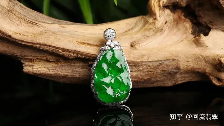 典当行回收翡翠玉石吗？回收翡翠多少钱？（典当行的翡翠便宜吗）