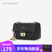 小ck属于什么档次，ck和小ck包包哪个档次高？