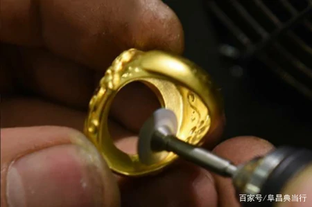 “黄金首饰的加工费”到底支付的是什么？（黄金首饰加工费是怎么算的）