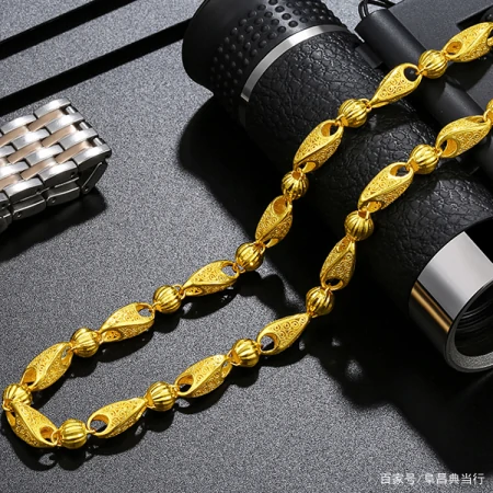 黄金首饰和金条，典当价格都什么样？（金首饰典当和卖哪个更合适）