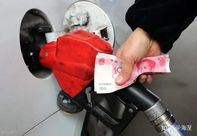 油价跟踪系列：今晚油价上涨“板上钉钉”，加满一箱油将多花6元（今晚油价要涨了加满一箱多花5元）