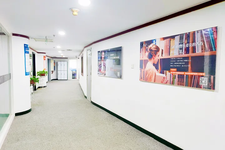 雅思暑假培训班哪家好？培训班应该怎么选？(新东方雅思培训价目表线上雅思课)