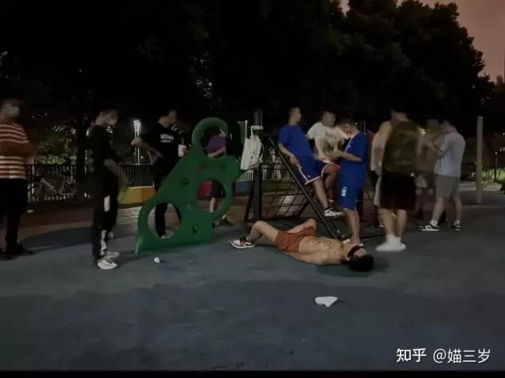 重金求一双没有看过成都沙河公园事件的眼睛：30人玩2人！（成都市沙河公园附近的房价）