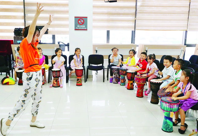 惠州文化馆公益培训暑假班开班 少儿硬笔书法最受欢迎(惠州书法协会新会员名单)