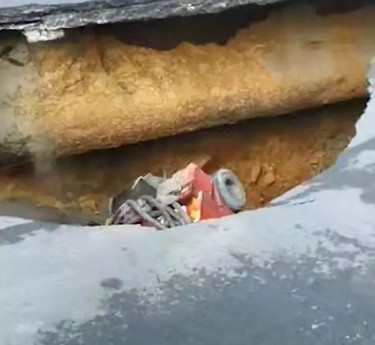 最新进展！突发地陷最深38米，父子等3人掉入，千人救援