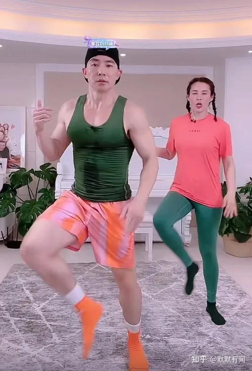 与周杰伦历经生死，靠健身直播吸粉超千万，“虐妻”出圈刘畊宏(周杰伦健身房名字叫什么)