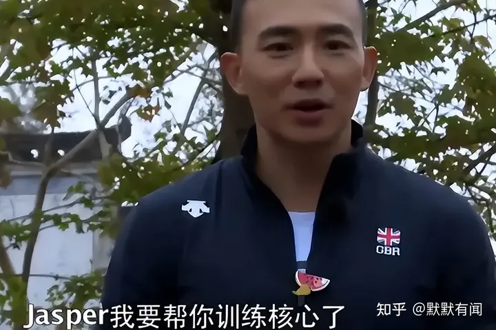 与周杰伦历经生死，靠健身直播吸粉超千万，“虐妻”出圈刘畊宏(周杰伦健身房名字叫什么)