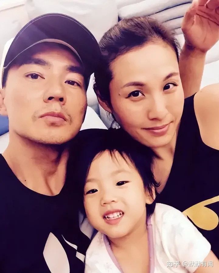 与周杰伦历经生死，靠健身直播吸粉超千万，“虐妻”出圈刘畊宏(周杰伦健身房名字叫什么)