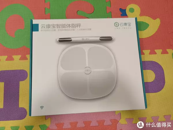 云康宝八电极体脂秤CS10A上手体验怎么样？1996年，17岁章子怡穿着白色肚兜的照片，脸上带着少女的娇憨(云康宝八电极的测评准确度)