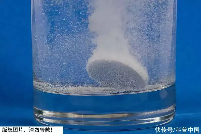 牛磺酸泡腾片，到底是什么？有什么作用？没想到，今年“挤奶衫”才是最流行的，谁穿谁好看，显身材有气质（牛磺酸泡腾片的禁忌和副作用）