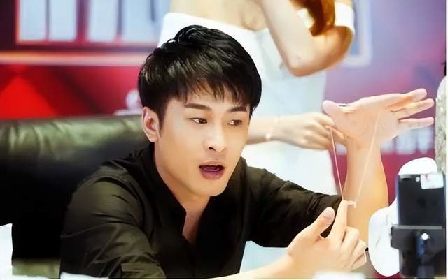 辛巴举报刘畊宏卖假货，刘畊宏已道歉，朱丹王耀庆等人均未回应(辛巴发飙)