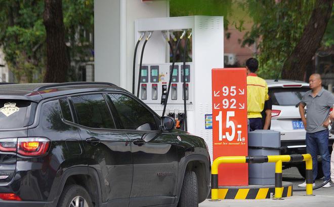 油价调整时间定了！全国最新油价下调后7月4日92号、95号汽油价格(油价调整最新消息7月26号)