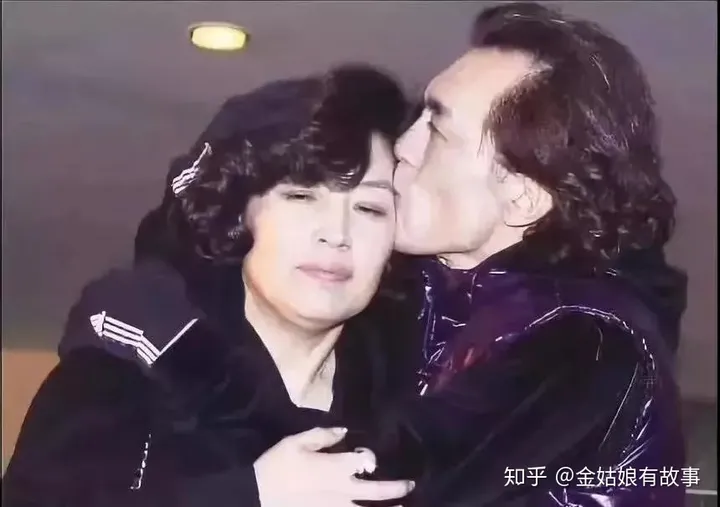 哈文李咏的婚姻，讲述一个童话似的婚姻模样（李咏哈文什么时候结婚的）