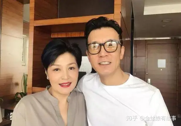 哈文李咏的婚姻，讲述一个童话似的婚姻模样（李咏哈文什么时候结婚的）