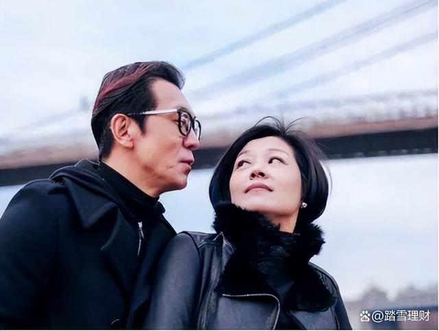 李咏去世4年多，遗孀哈文的选择“催人泪下”（李咏走后哈文说的一段话）