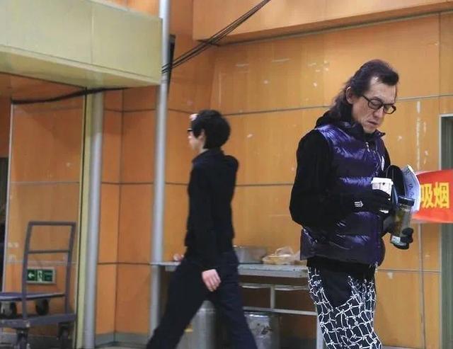 李咏病逝5年后，遗孀哈文的选择，让人泪目（李咏死的时候多大岁数）