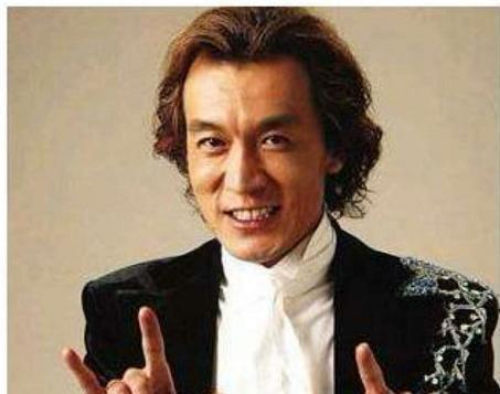 李咏妻子哈文传来喜讯，亲自晒照片官宣，网友迫不及待送祝福（李咏老婆哈文现身体状况如何）