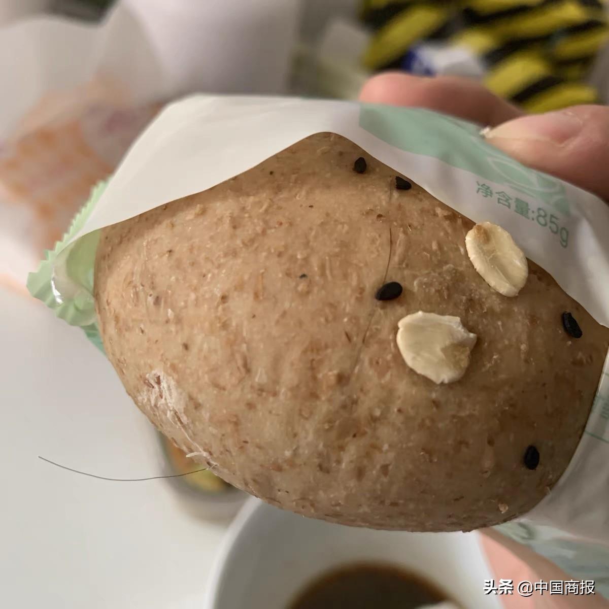 标低能量、被指吃出头发和塑料，“销量王”田园主义全麦面包不香了(田园主义全麦面包真的能减肥吗)