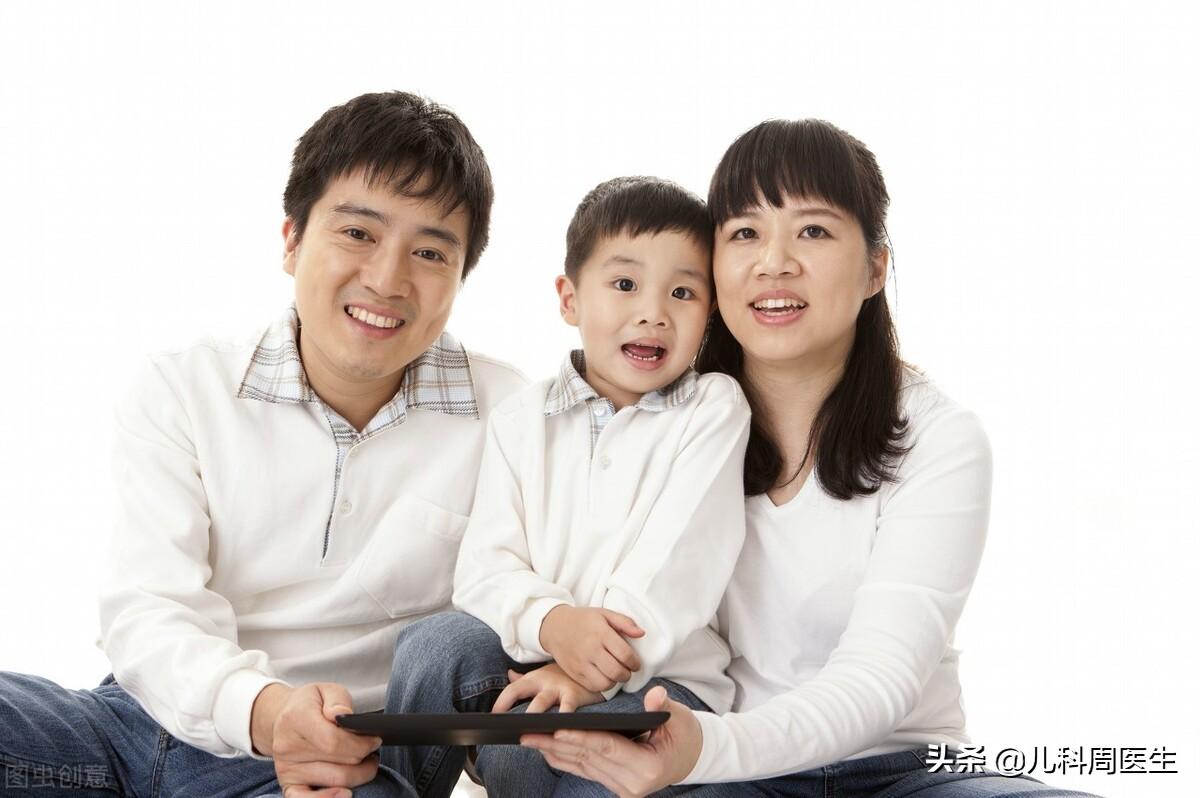 怎样给孩子服药才不会伤及肝肾？别做这5件事，让孩子安全服药吧(怎么给孩子吃药剂)