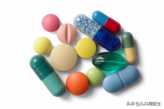 怎样给孩子服药才不会伤及肝肾？别做这5件事，让孩子安全服药吧(怎么给孩子吃药剂)