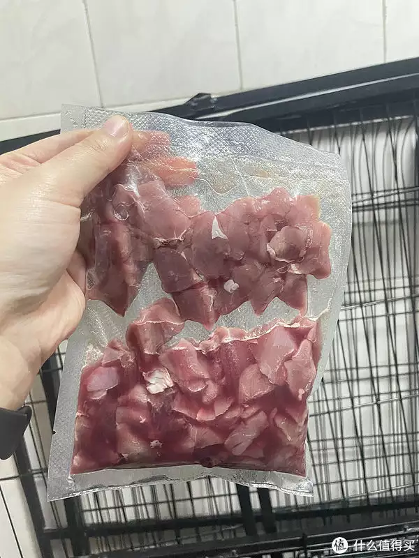 宠物生骨肉家庭 我是如何把生骨肉包装起来放好的(喂狗生骨肉应该怎么喂)