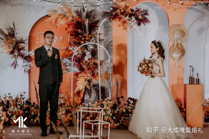 在酒店办一个婚礼大概需要多少钱（在酒店里办婚礼多少钱）