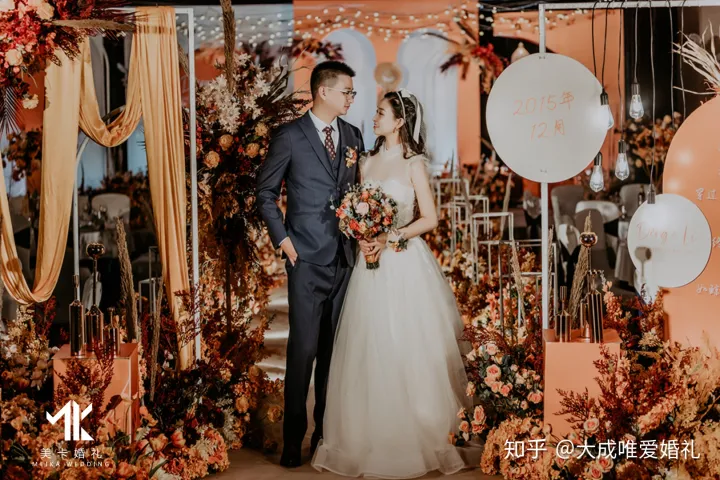 在酒店办一个婚礼大概需要多少钱（在酒店里办婚礼多少钱）