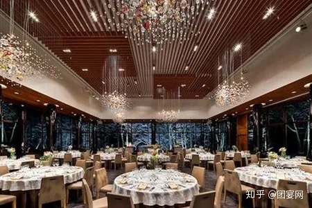 在酒店举办婚礼一般要花多少钱？（在酒店举办婚礼一般要花多少钱呢）