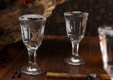 北京婚宴有多豪，五星级酒店办酒席，每桌提前预定，起步价6888元（北京五星级酒店婚宴一桌多少钱）