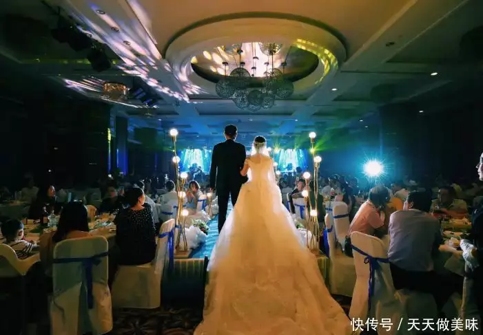 上海婚礼有多豪，五星级酒店办婚宴，一桌美食没有5000元下不来（上海婚宴餐厅）