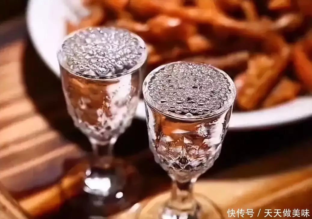 上海婚礼有多豪，五星级酒店办婚宴，一桌美食没有5000元下不来（上海婚宴餐厅）