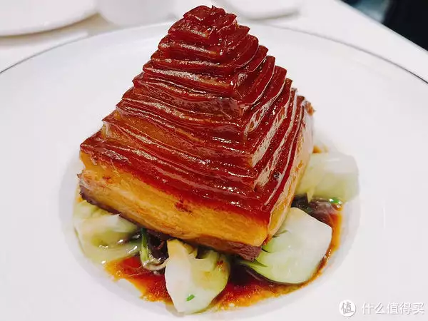 五星级酒店的婚宴菜品长什么样，浅浅来试吃一下吧！（5星级酒店婚礼价格）