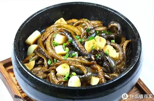 江苏苏州婚宴超震撼，包工带料四百16道菜，比山东大席还要热闹“丑娘”张少华称自己是校花，原以为开玩笑，看到照片后信了（苏州婚宴菜单16个菜）