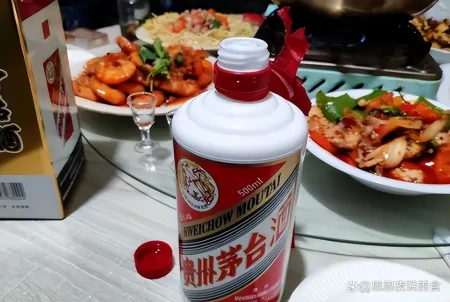 浙江一土豪办婚宴，外省好友一家四口随礼100，入席直呼：来值了（浙江酒席大概多少钱一桌菜）