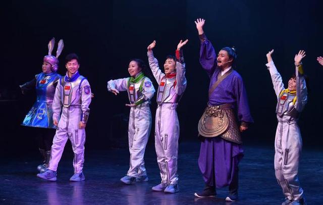 《天宫少年之来自虫洞的你》首演，“挖呀挖”、《孤勇者》入剧笑翻全场(天宫小说百度百科)