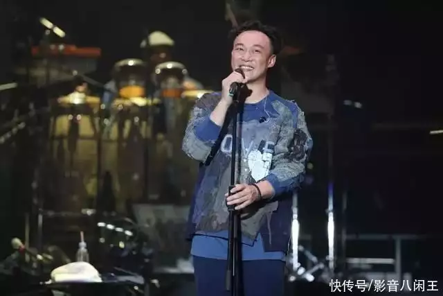 真假陈奕迅?原唱拍视频恶搞被《孤勇者》逼疯，却被质疑是模仿秀小舞神装新模型曝光，身材发育当妈妈，网友调侃“奶水很足”(陈奕迅假扮学员是哪一期)