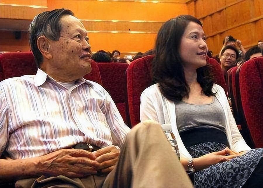 18年后，才明白了当年翁帆为何不顾反对嫁给大54岁的杨振宁（翁帆嫁给杨振宁真实原因）