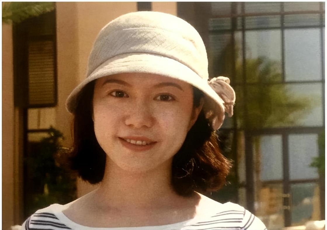 杨振宁与翁帆恩爱19年，月薪百万都交给妻子，她的选择令人泪目（杨振宁和翁帆是爱情还是利益关系）