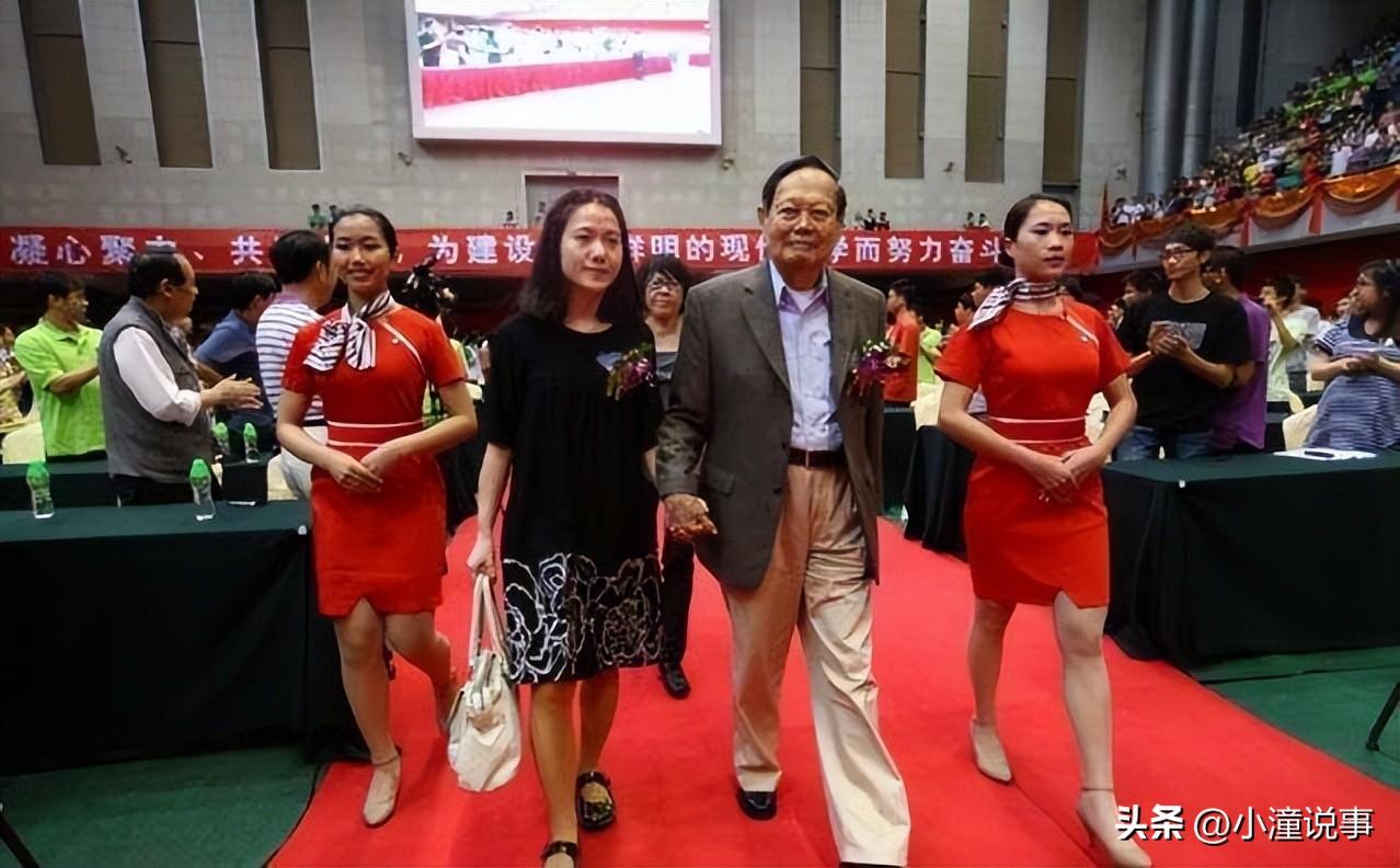 28岁的翁帆嫁给82岁的杨振宇，最好的婚姻是精神上的门当户对（翁帆和杨振宇怎么认识的）