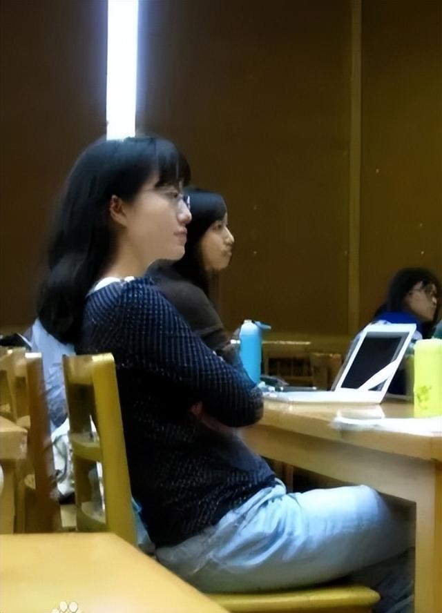 28岁翁帆嫁82岁杨振宁，恩爱至今，杨振宁子女：翁帆是个好女孩（杨振宁和翁帆夫妻相）