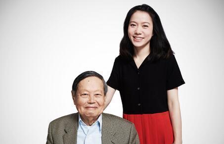 28岁翁帆嫁给82岁杨振宁，一辈子不生孩子，面对质疑，他这样说……（翁帆嫁给杨振宁多大）