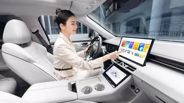 “混”得好“搅”得欢 大五座SUV新摩卡DHT-PHEV上市一组