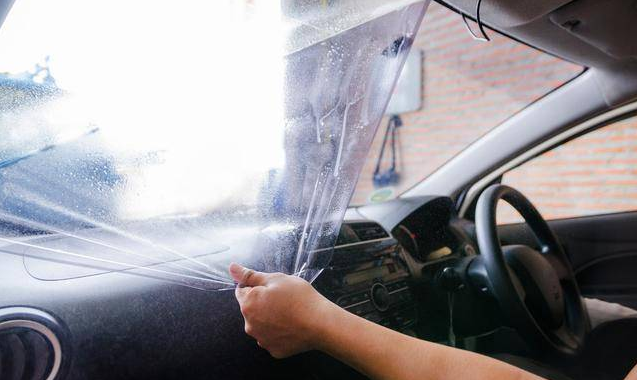 汽车玻璃贴膜的这4大好处，你知道吗？教你正确选择汽车贴膜（车玻璃贴膜好处）