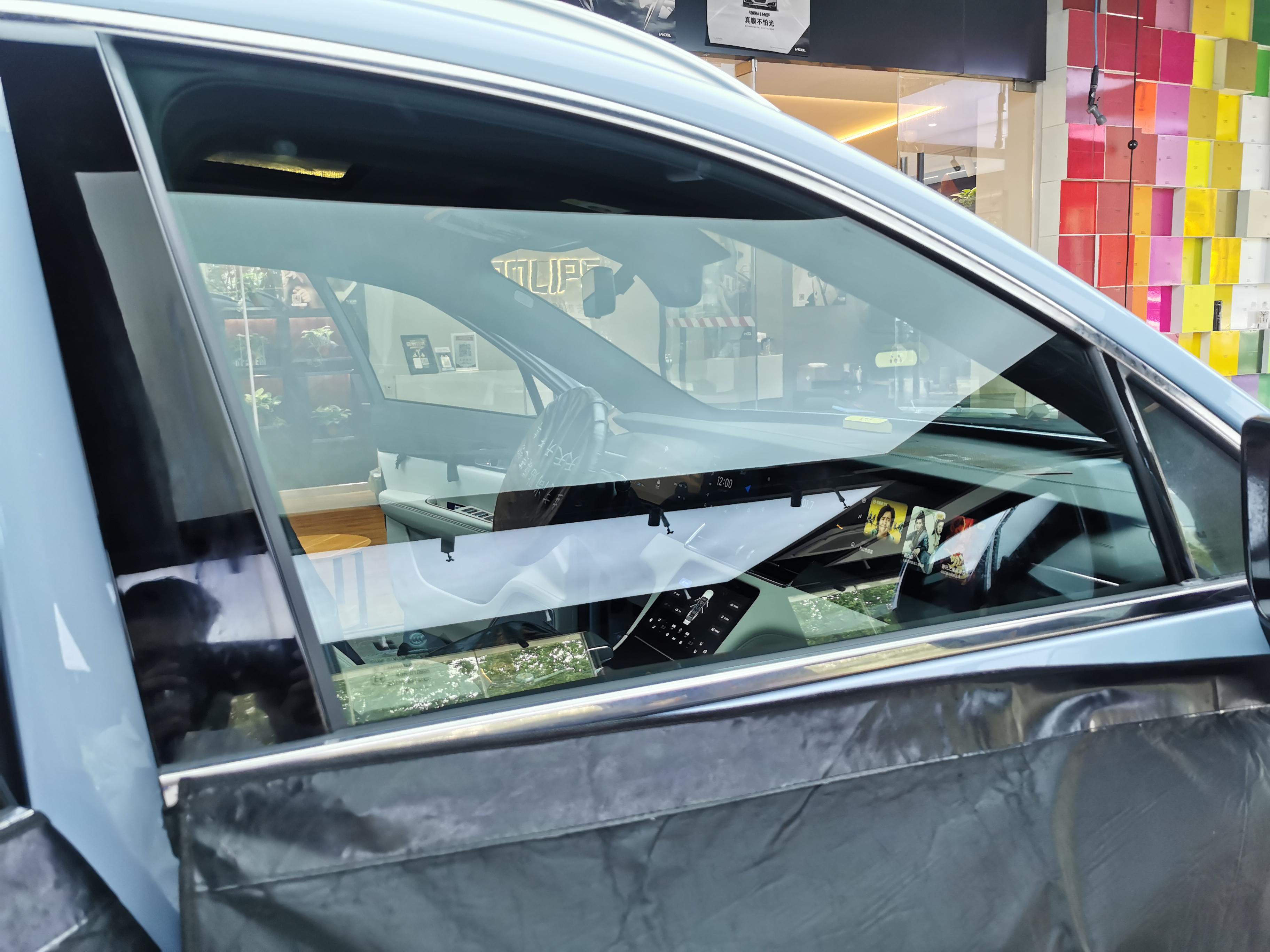 想知道贴了汽车玻璃膜有什么好处呢？（想知道贴了汽车玻璃膜有什么好处呢视频）